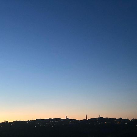 Agriturismo La Terrazza Sul Mangia Siena Zewnętrze zdjęcie